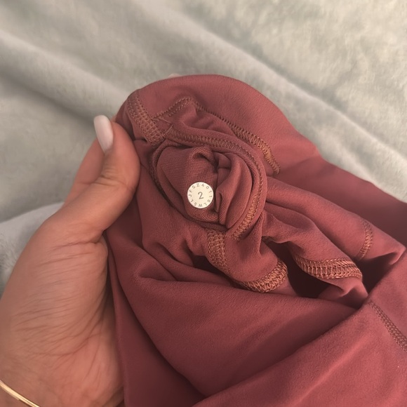 🍋 LULULEMON beautiful mauve color leggings. Size 2 brand new without tags. - Picture 8 of 8